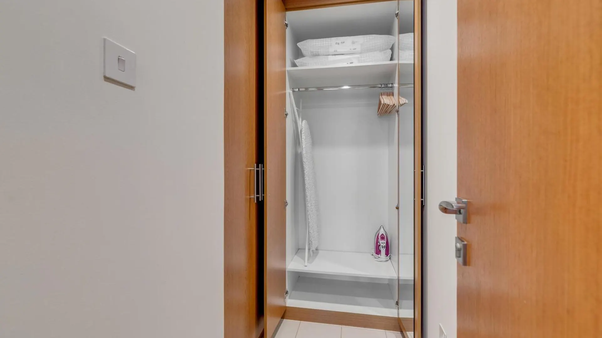 Knokey Bay Square Apartment Dubai